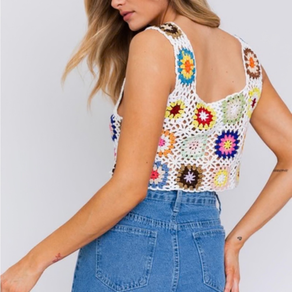 Sewn and Seen Crochet Floral Sleeveless Crop Top - Picture 2 of 8
